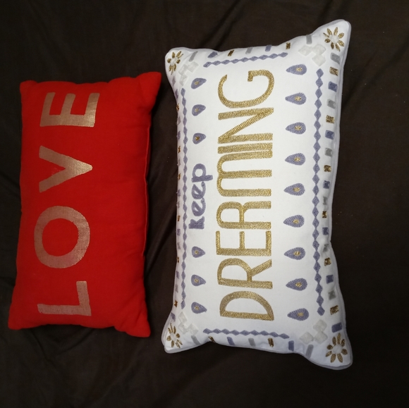 🏫💐TWO HAND SEWN THROW PILLOW🎻💝NICE VINTAGE ⛱️ GIFT SET 🎁 👌 - Picture 15 of 16